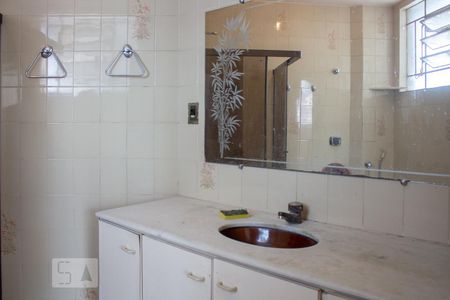 Apartamento à venda com 130m², 3 quartos e sem vagaBanheiro