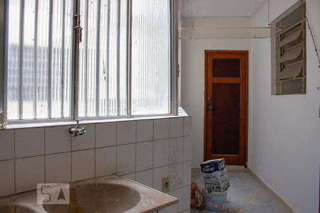 Apartamento à venda com 130m², 3 quartos e sem vagaÁrea de Serviço