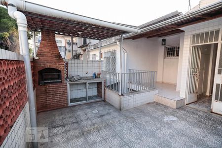 Casa de condomínio à venda com 140m², 3 quartos e 1 vaga Casa de condomínio à venda com 140m², 3 quartos e 1 vagaTerraço