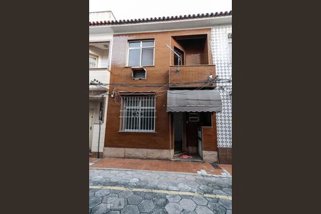 Casa de condomínio à venda com 140m², 3 quartos e 1 vaga Casa de condomínio à venda com 140m², 3 quartos e 1 vagaFachada