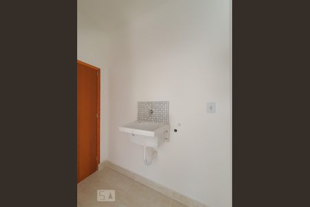 Espaço da área de serviço  de kitnet/studio para alugar com 1 quarto, 26m² em Aclimação, São Paulo