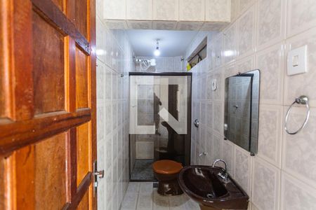 Banheiro Social 1 de casa para alugar com 4 quartos, 113m² em Santa Efigênia, Belo Horizonte