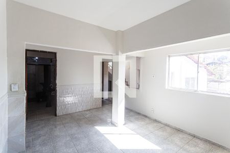 Sala 1 de casa para alugar com 4 quartos, 113m² em Santa Efigênia, Belo Horizonte