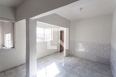Sala 1 de casa para alugar com 4 quartos, 113m² em Santa Efigênia, Belo Horizonte