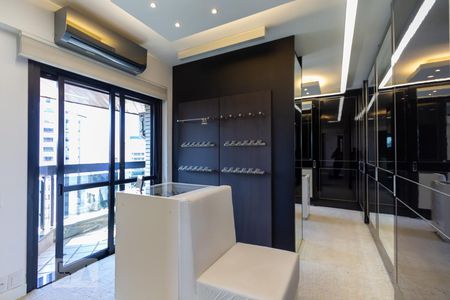 Apartamento à venda com 512m², 2 quartos e 5 vagasCloset da suíte 1