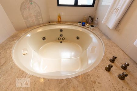 Apartamento à venda com 512m², 2 quartos e 5 vagasBanheiro da suíte 1