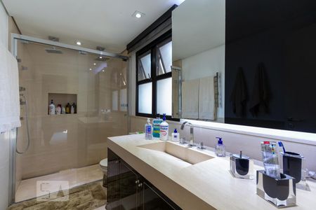 Apartamento à venda com 512m², 2 quartos e 5 vagasBanheiro da suíte 1