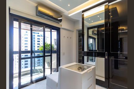 Apartamento à venda com 512m², 2 quartos e 5 vagasCloset da suíte 1