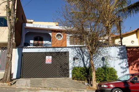 Casa para alugar com 160m², 3 quartos e 4 vagas Casa para alugar com 160m², 3 quartos e 4 vagasFachada da Casa