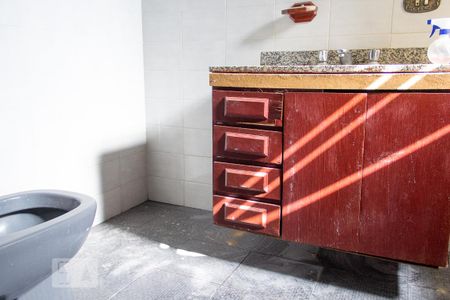 Casa para alugar com 160m², 3 quartos e 4 vagas Casa para alugar com 160m², 3 quartos e 4 vagasBanheiro da Suite