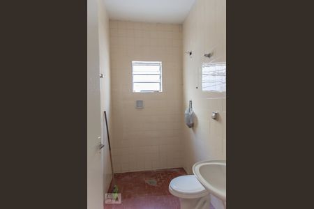 Banheiro de casa para alugar com 1 quarto, 45m² em Santa Terezinha, São Bernardo do Campo