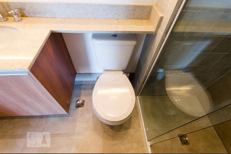 Banheiro de kitnet/studio para alugar com 1 quarto, 48m² em Centro, São Paulo