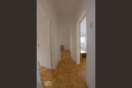 Corredor de apartamento à venda com 2 quartos, 68m² em Moinhos de Vento, Porto Alegre