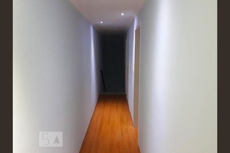 Corredor de casa à venda com 3 quartos, 280m² em Vila Carrão, São Paulo