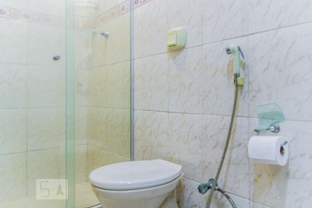 Banheiro de apartamento para alugar com 1 quarto, 55m² em Cacuia, Rio de Janeiro