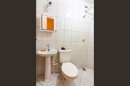 Banheiro de kitnet/studio para alugar com 1 quarto, 20m² em Vila São Luís(zona Oeste), São Paulo