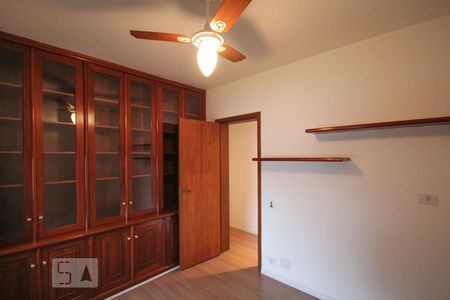 Apartamento à venda com 247m², 4 quartos e 3 vagasQuarto