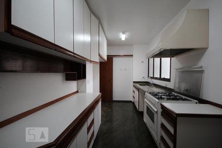 Apartamento à venda com 247m², 4 quartos e 3 vagasCozinha