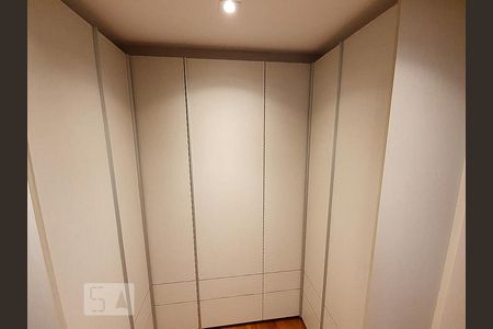 Apartamento à venda com 160m², 3 quartos e 3 vagasCloset
