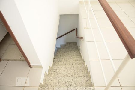 Apartamento à venda com 208m², 4 quartos e 2 vagasEscada