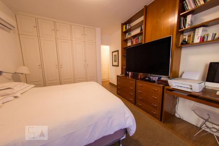 Apartamento à venda com 204m², 3 quartos e 3 vagasSuite 1