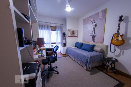 Apartamento à venda com 204m², 3 quartos e 3 vagasSuite 2