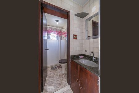 Banheiro de apartamento para alugar com 2 quartos, 65m² em Irajá, Rio de Janeiro