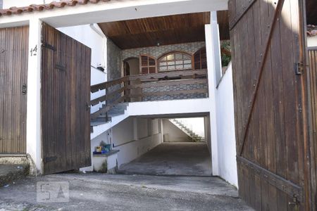 Fachada da Casa de casa de condomínio para alugar com 2 quartos, 160m² em Pechincha, Rio de Janeiro