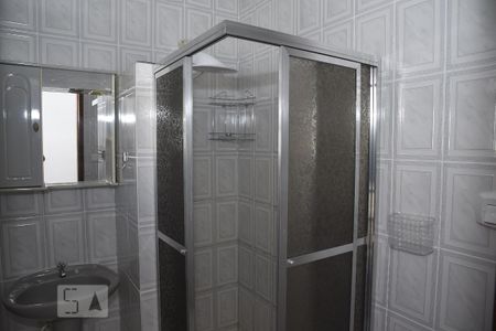Casa de condomínio para alugar com 160m², 2 quartos e 3 vagasBanheiro do Quarto 1