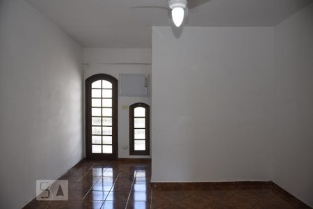 Casa de condomínio para alugar com 160m², 2 quartos e 3 vagasQuarto 1 - Suíte