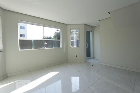 Sala de casa de condomínio para alugar com 3 quartos, 120m² em Tanque, Rio de Janeiro