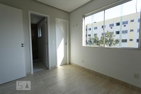 Quarto suite 1  de casa de condomínio para alugar com 3 quartos, 120m² em Tanque, Rio de Janeiro