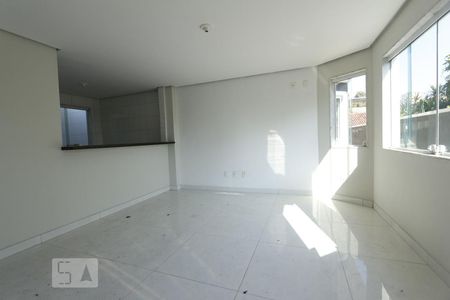 Sala de casa de condomínio para alugar com 3 quartos, 120m² em Tanque, Rio de Janeiro
