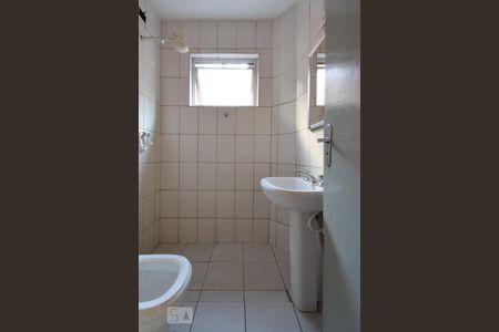 Banheiro de apartamento à venda com 2 quartos, 64m² em Piraporinha, Diadema