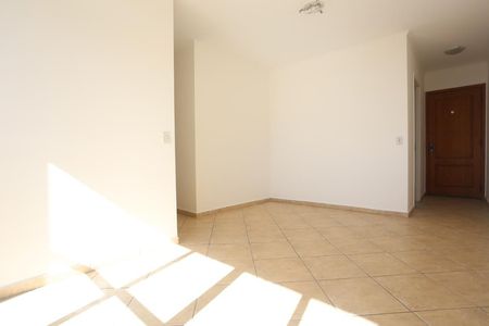 Sala de apartamento para alugar com 3 quartos, 70m² em Rio Pequeno, São Paulo