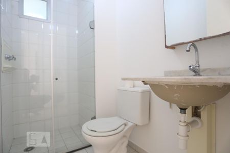 Banheiro de apartamento para alugar com 3 quartos, 70m² em Rio Pequeno, São Paulo