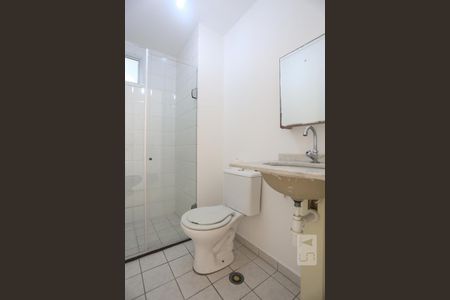 Banheiro de apartamento para alugar com 3 quartos, 70m² em Rio Pequeno, São Paulo