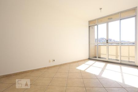 Sala de apartamento para alugar com 3 quartos, 70m² em Rio Pequeno, São Paulo