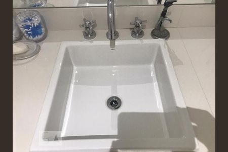 Apartamento para alugar com 220m², 3 quartos e 5 vagas Apartamento para alugar com 220m², 3 quartos e 5 vagasDetalhe