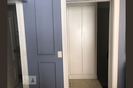 Apartamento para alugar com 220m², 3 quartos e 5 vagas Apartamento para alugar com 220m², 3 quartos e 5 vagasQuarto