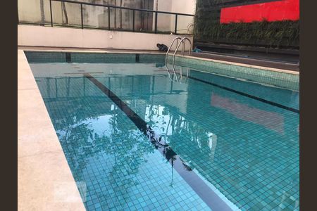 Apartamento para alugar com 220m², 3 quartos e 5 vagas Apartamento para alugar com 220m², 3 quartos e 5 vagasÁrea comum - Piscina