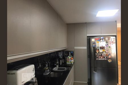 Apartamento para alugar com 220m², 3 quartos e 5 vagas Apartamento para alugar com 220m², 3 quartos e 5 vagasCozinha