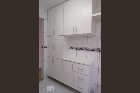 Apartamento para alugar com 62m², 2 quartos e sem vagaCozinha - Armários