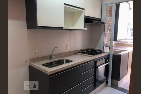 Cozinha de apartamento para alugar com 2 quartos, 41m² em Barra Funda, São Paulo