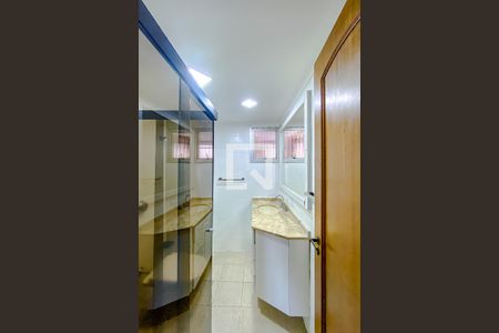Apartamento à venda com 105m², 4 quartos e 2 vagasBanheiro