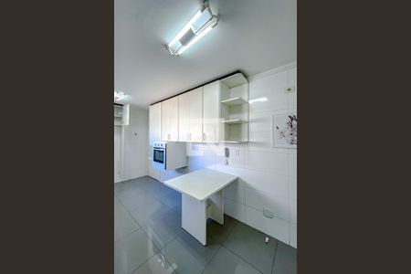 Apartamento à venda com 105m², 4 quartos e 2 vagasCozinha