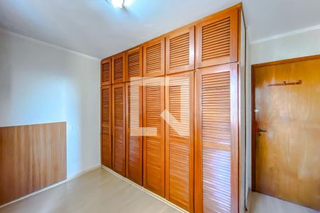 Apartamento à venda com 105m², 4 quartos e 2 vagasQuarto 2
