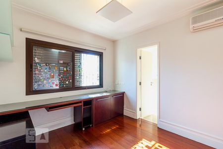 Apartamento à venda com 228m², 3 quartos e 4 vagasTerceira suíte