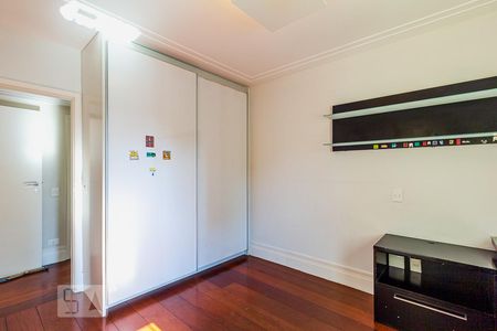 Apartamento à venda com 228m², 3 quartos e 4 vagasTerceira suíte