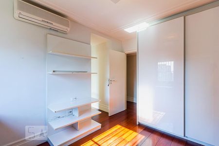 Apartamento à venda com 228m², 3 quartos e 4 vagasSegunda suíte